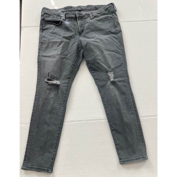 Universal Thread Women’s Distressed Mid Rise Skinny Gray Wash Jeans Size 16 - Picture 1 of 13